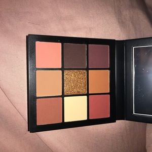 Huda Beauty Eyeshadow Palette